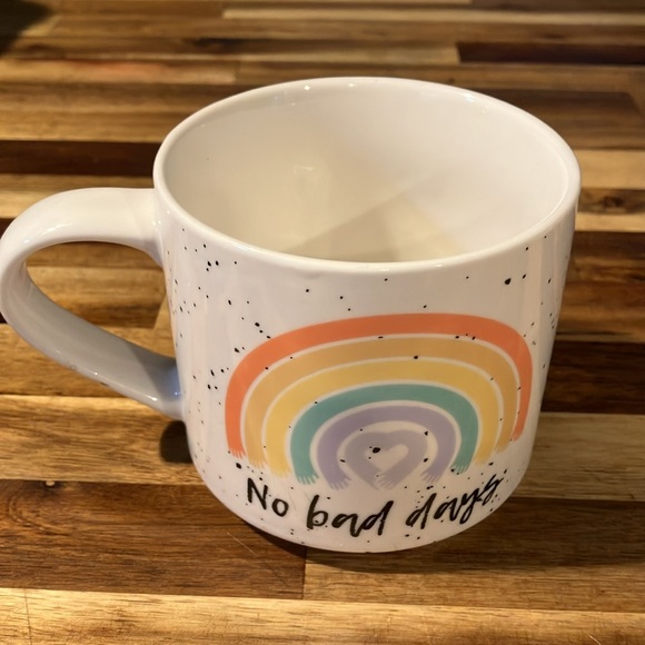 Set of 4 Coco and Lola coffee mugs in wire rack. - Picture 4 of 8